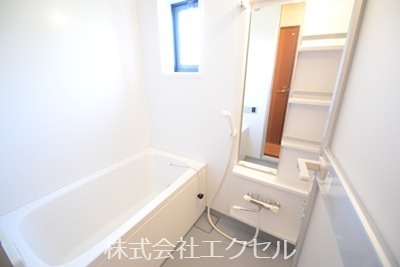 バス・シャワールーム　追い焚き付きです