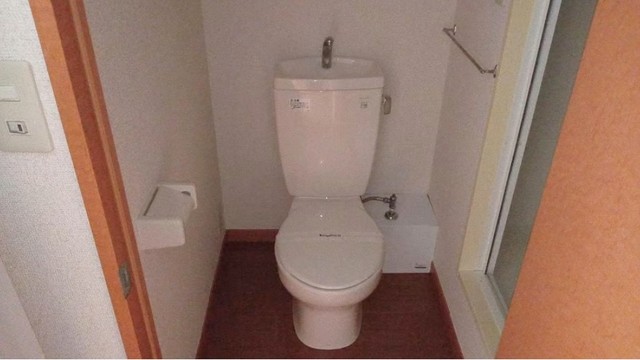 レオパレスNAKATA Bのトイレ写真