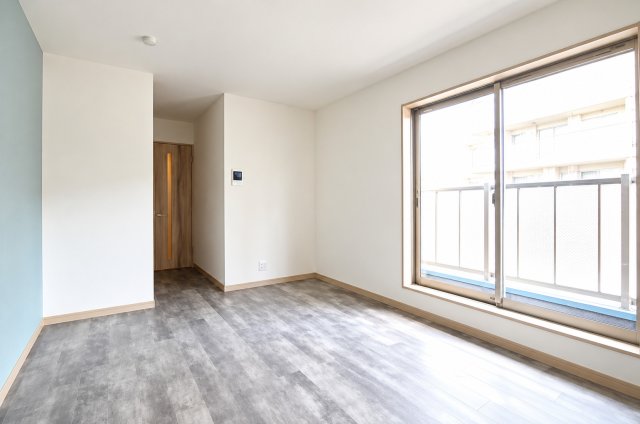 CASA WOOD 西浦町の居間写真
