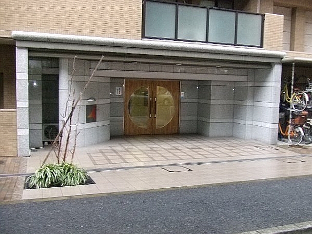 エントランス　管理人も常駐