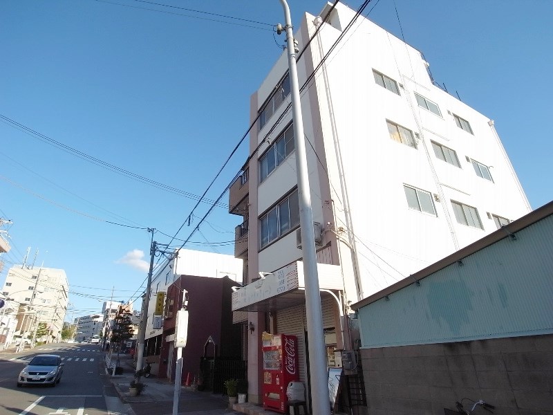 神戸市中央区再度筋町のマンションの建物外観