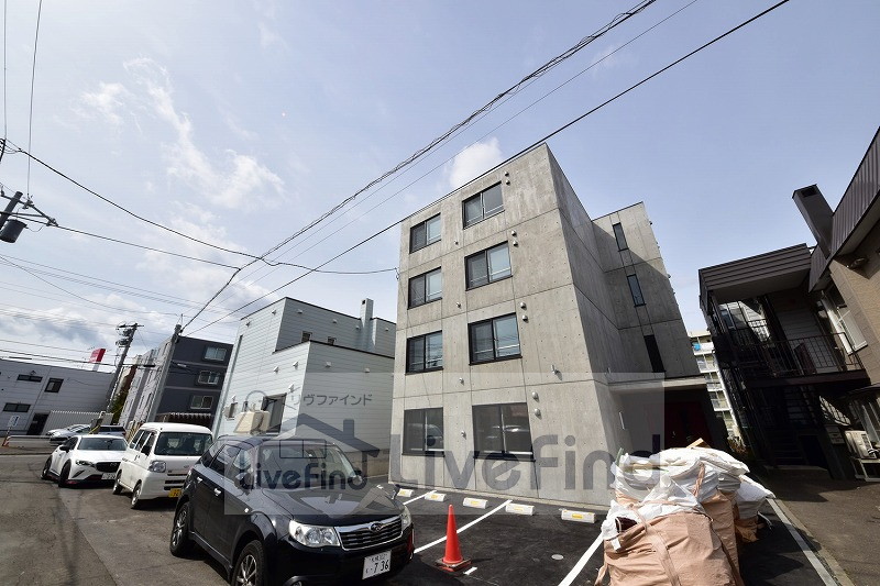 【札幌市白石区本郷通のマンションの建物外観】