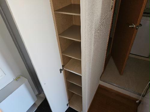 玄関　備品や設備仕様は号室等により異なります現地をご確認下さい。