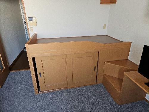 居室・リビング　備品や設備仕様は号室等により異なります現地をご確認下さい。