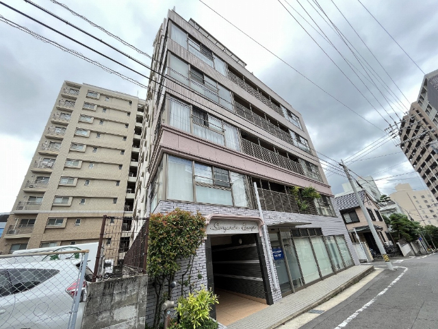 【長崎市金屋町のマンションの建物外観】