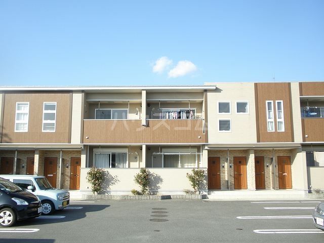 豊川市平尾町のアパートの建物外観