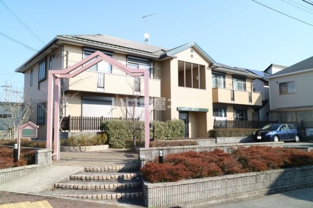 神戸市西区丸塚のアパートの建物外観