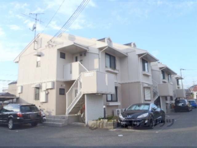 京都市西京区桂上豆田町のアパートの建物外観