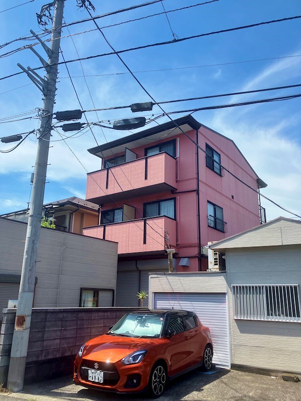 横浜市金沢区柴町のマンションの建物外観