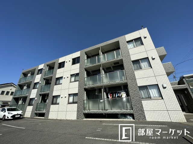 豊田市上野町のマンションの建物外観
