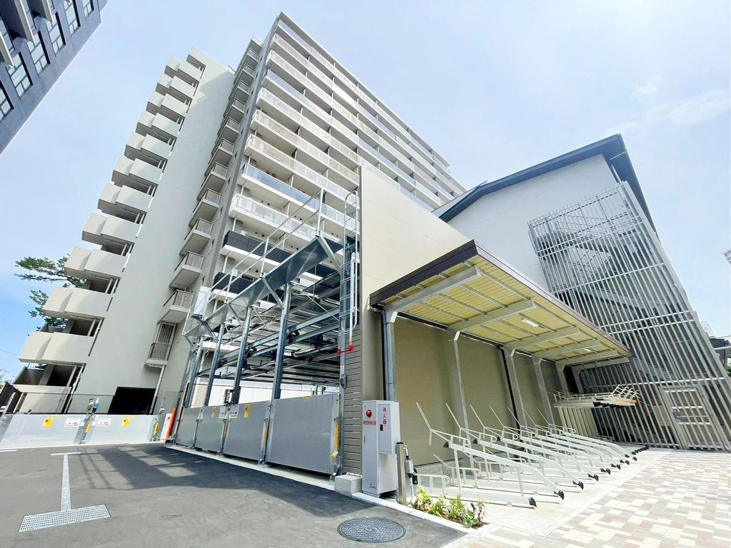 【市川市市川のマンションの建物外観】