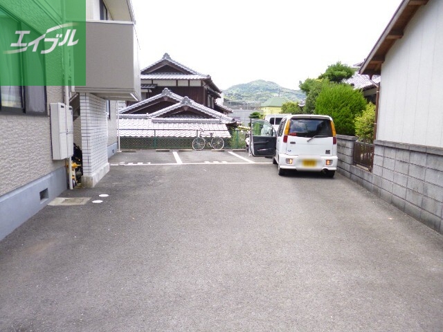 【セジュールはやしだの駐車場】