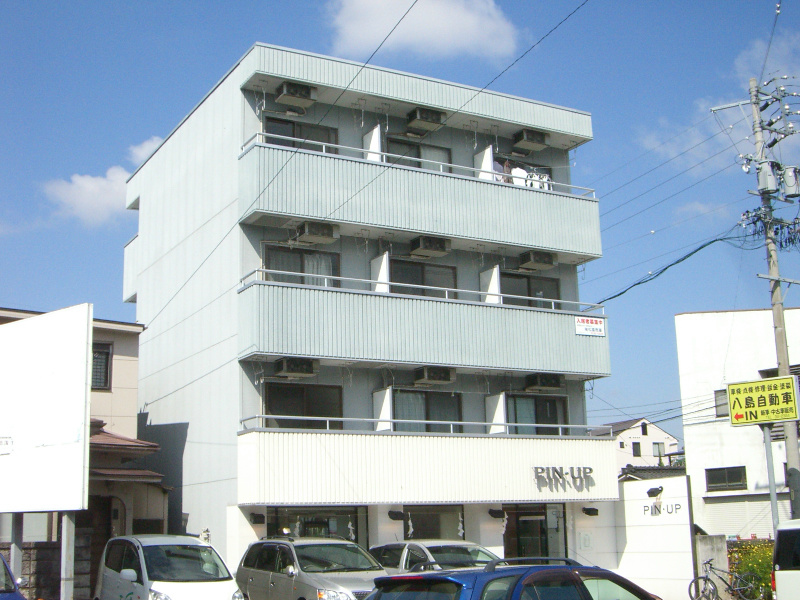 松本市清水のマンションの建物外観