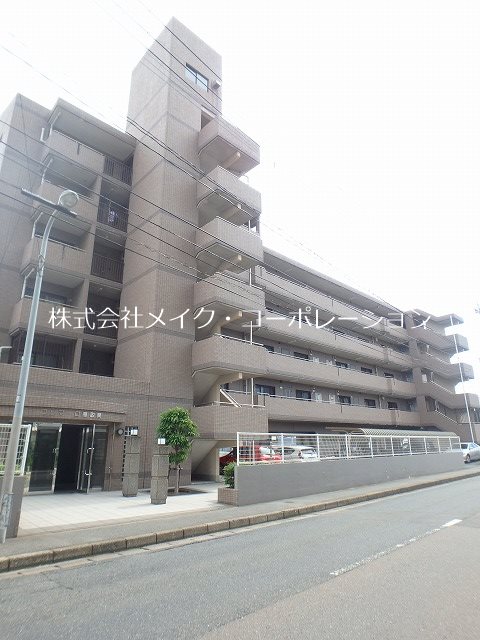 福岡市早良区昭代のマンションの建物外観