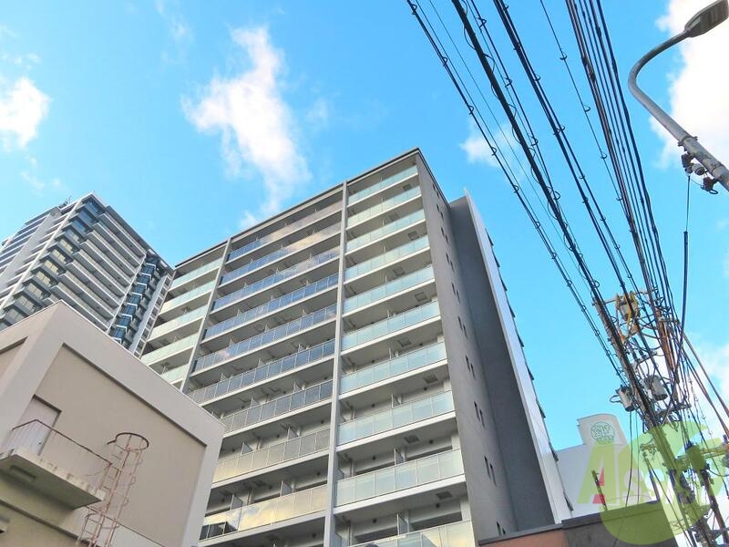 【大阪市北区南扇町のマンションの建物外観】