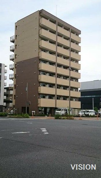 【三郷市中央のマンションの建物外観】