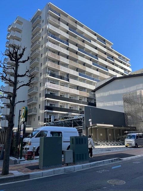 【市川市市川のマンションの建物外観】