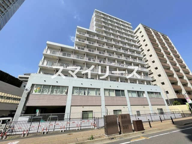 柏市柏のマンションの建物外観