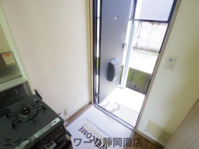 玄関　収納もある玄関です