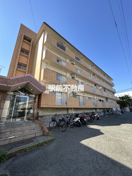 福岡市東区下原のマンションの建物外観