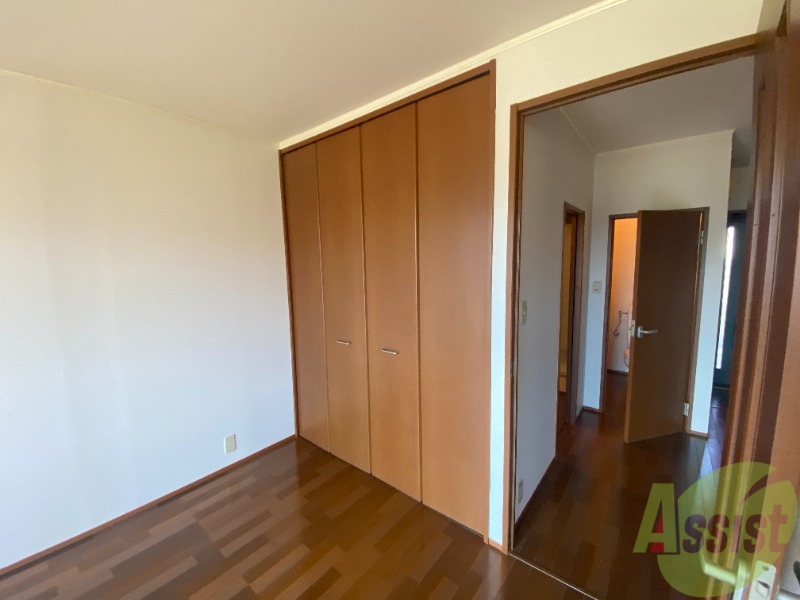 収納　洋室のクローゼット。広さは十分そうです。