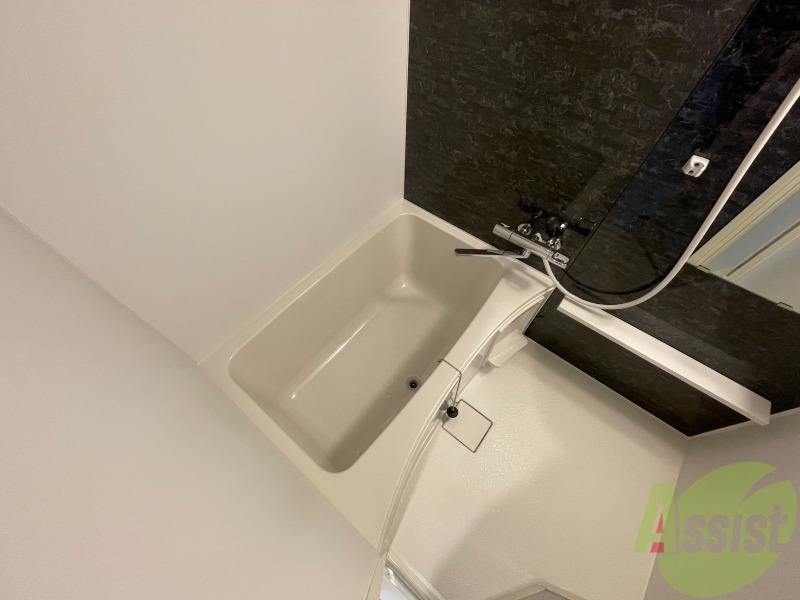 バス・シャワールーム　お風呂になります。一日の疲れを癒してくださいね。