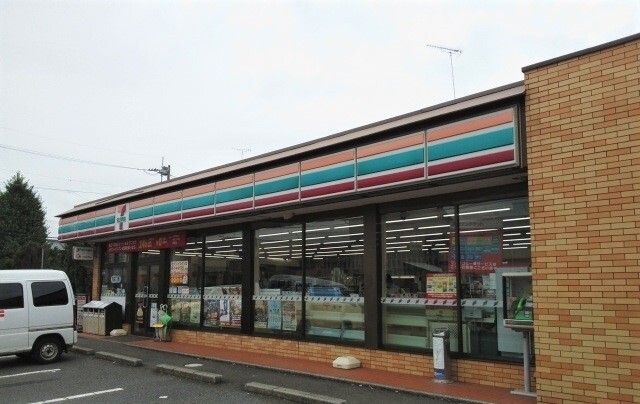 コンビニ　セブンイレブン 成田本三里塚店（コンビニ）まで650m