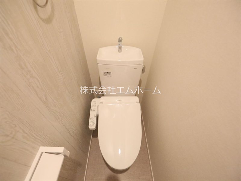 トイレ　温水洗浄暖房便座付トイレ