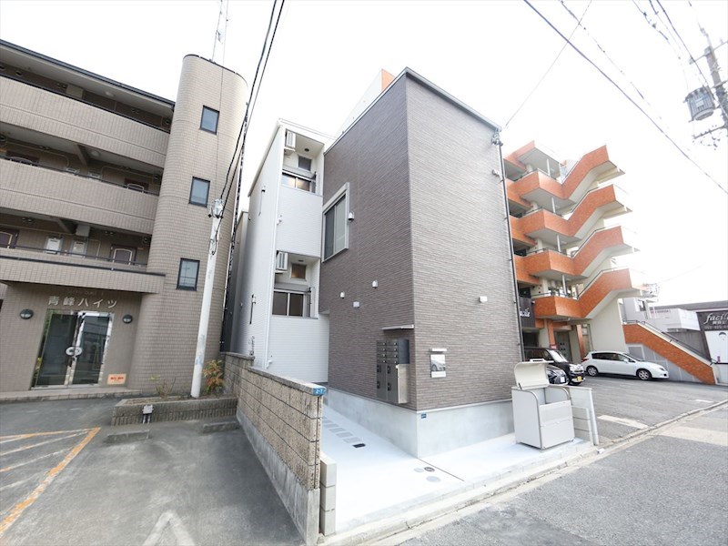 建物外観　外観　宅配ＢＯＸ有り　光インターネット無料