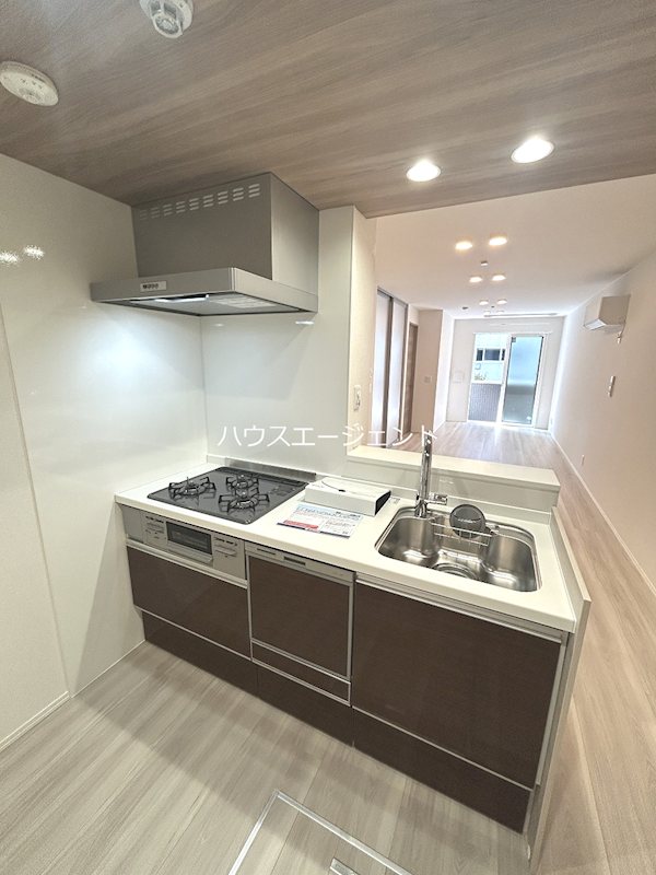 キッチン　広々システムキッチンでお料理が楽しくなりそうですね。