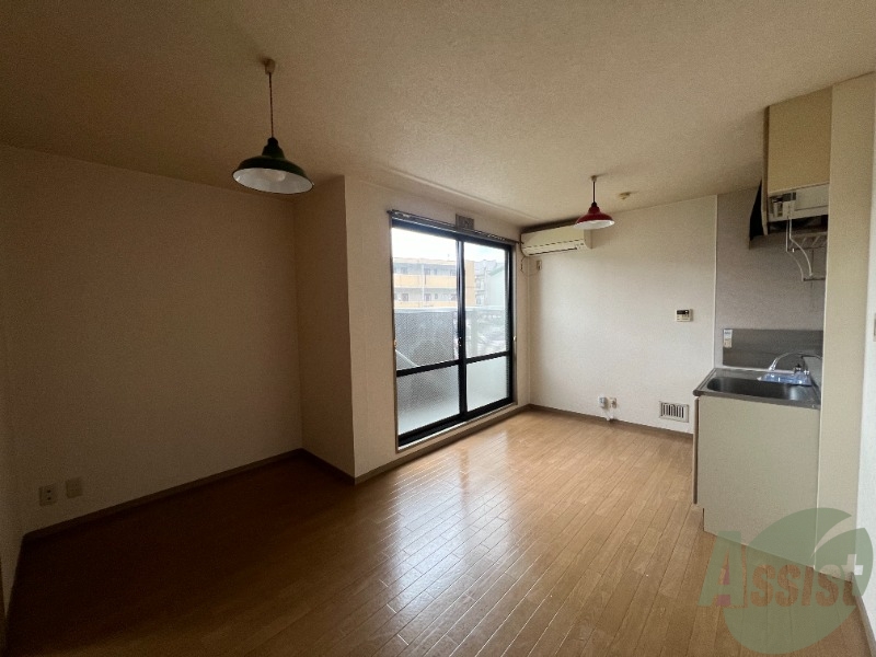 居室・リビング　７帖のＤＫです。フローリングが落ち着きますね。