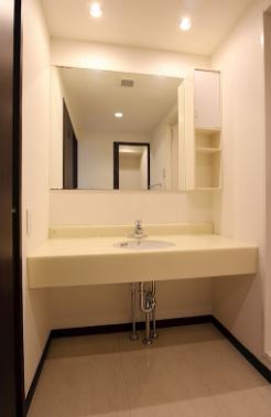 洗面設備　写真は別号室です。現況優先になります。