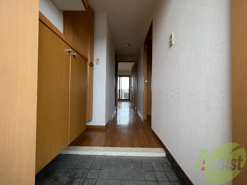 玄関　玄関からの様子。毎日の出入りはこちらから。