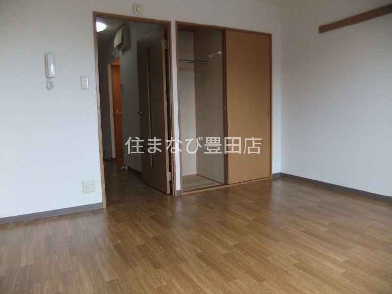 居室・リビング　同型別部屋写真