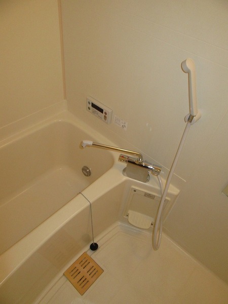 バス・シャワールーム　☆追い焚き機能付き