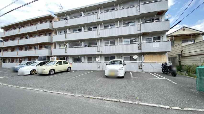 駐車場　エントランス