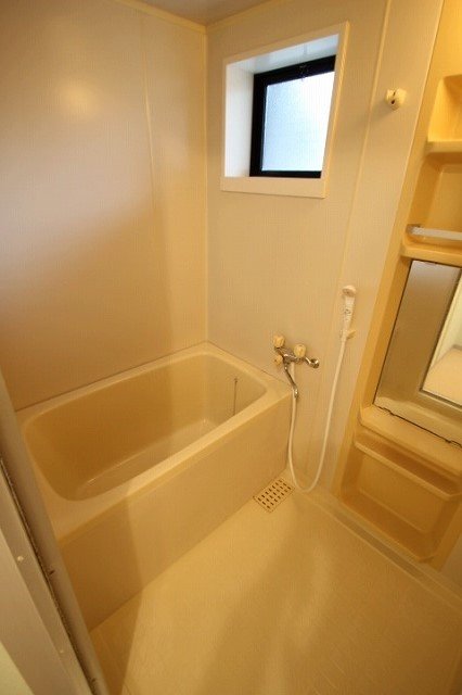 バス・シャワールーム　同物件別室のお写真です。