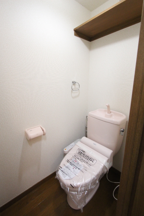 トイレ　温水洗浄便座