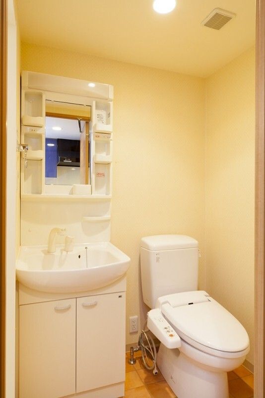 トイレ　※同じタイプ別号室参考写真