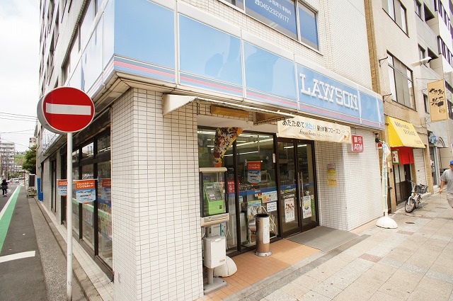 コンビニ　ローソン（コンビニ）まで407m