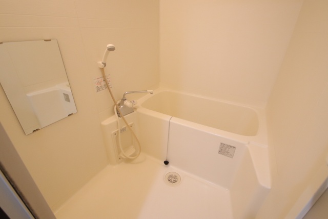 バス・シャワールーム　※別室の参考写真の為、現況優先です。