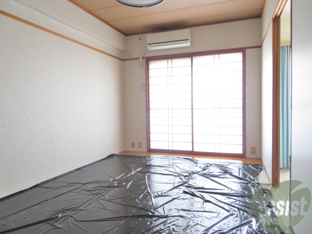 その他部屋・スペース　こちらの和室の窓も大きくて日差しがたっぷり入りますね