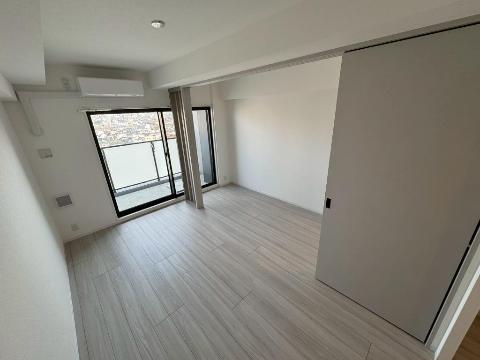 居室・リビング　室内