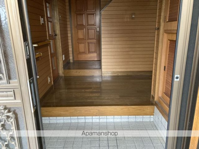 中央台飯野一戸建の玄関写真