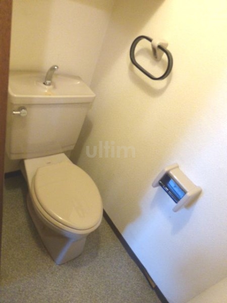 トイレ　※別のお部屋のお写真です。御参考までに。