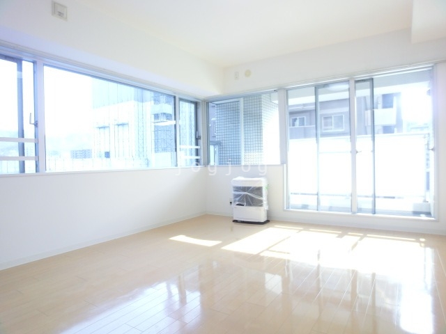 居室・リビング　同号室タイプ写真