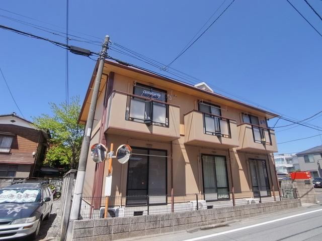 建物外観　♪明るい色の外装が印象的な建物♪