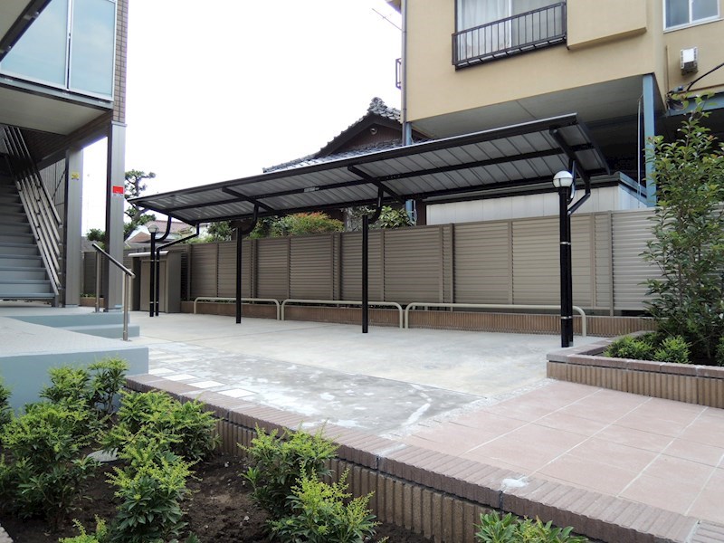 その他共有部分　屋根付き駐輪場もあります