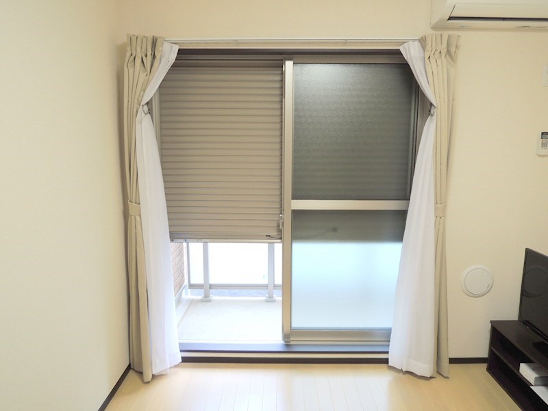 セキュリティ　防犯シャッターが設置されています