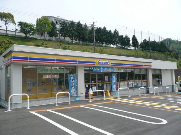コンビニ　ミニストップ神戸大原店（コンビニ）まで868m